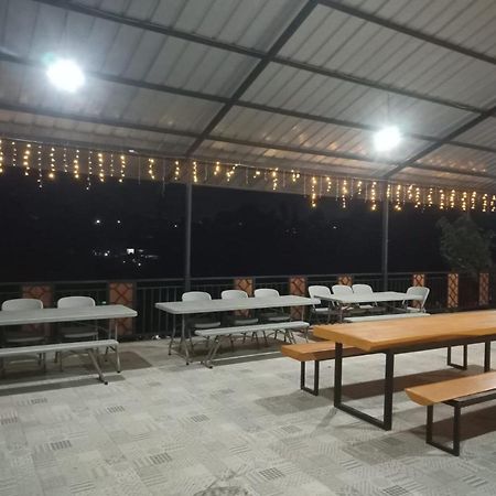 Villa Chacha At Macarena, Megamendung Esterno foto