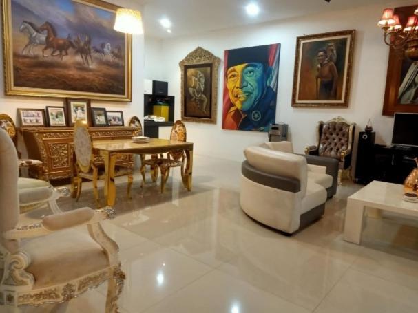 Villa Chacha At Macarena, Megamendung Esterno foto