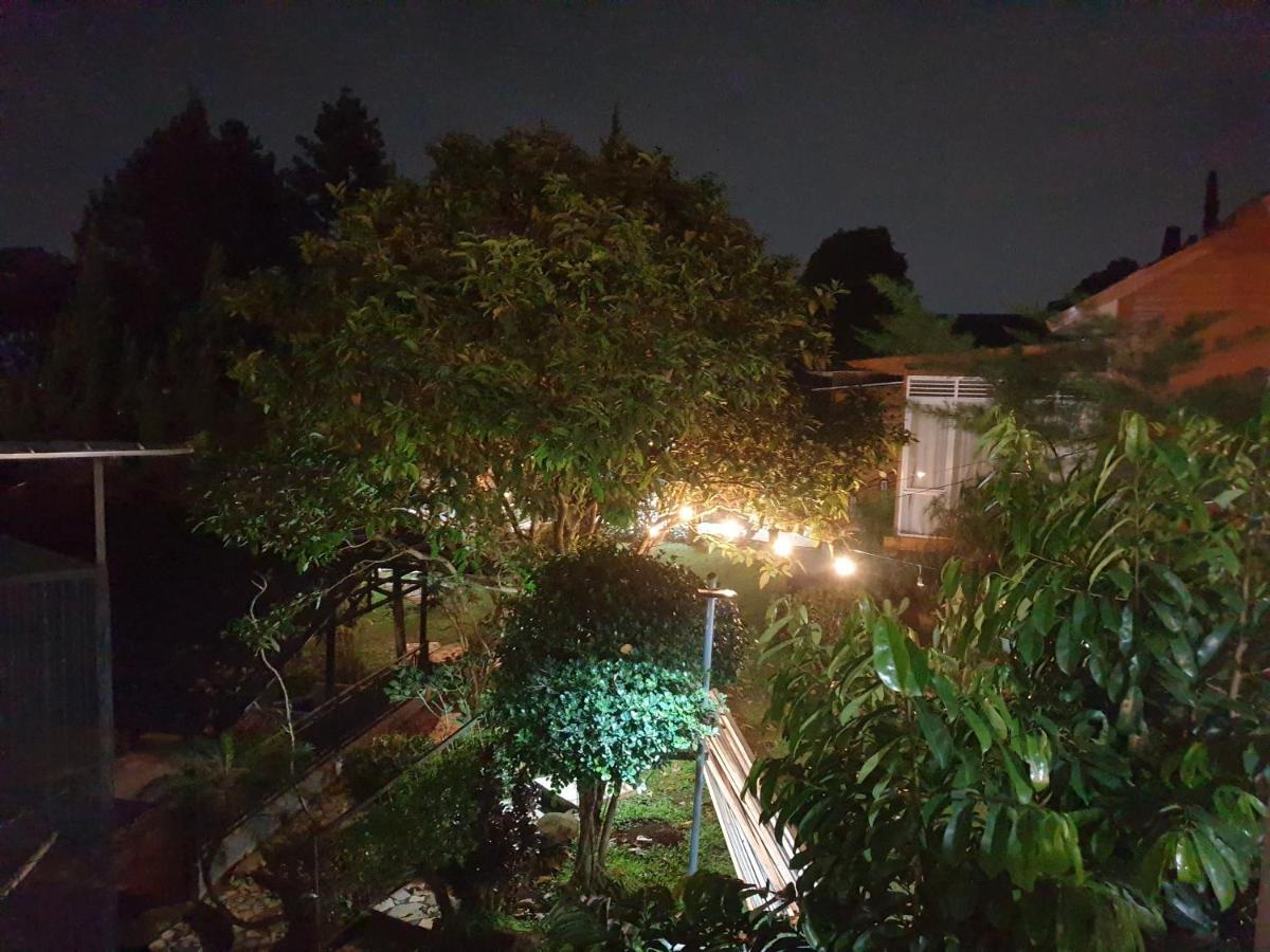 Villa Chacha At Macarena, Megamendung Esterno foto