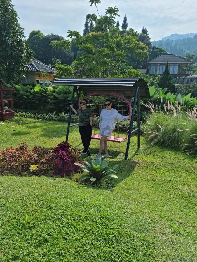 Villa Chacha At Macarena, Megamendung Esterno foto